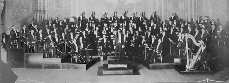 Leopold Stokowski with the Philadelphia Orchestra ca. 1919. Tabuteau is pictured above Stokowski’s left shoulder. Photo by Bell and Fischer, Philadelphia; from the Stokowski Collection (Special Collections), Van Pelt Library, University of Pennsylvania Courtesy of Michael Finkelman